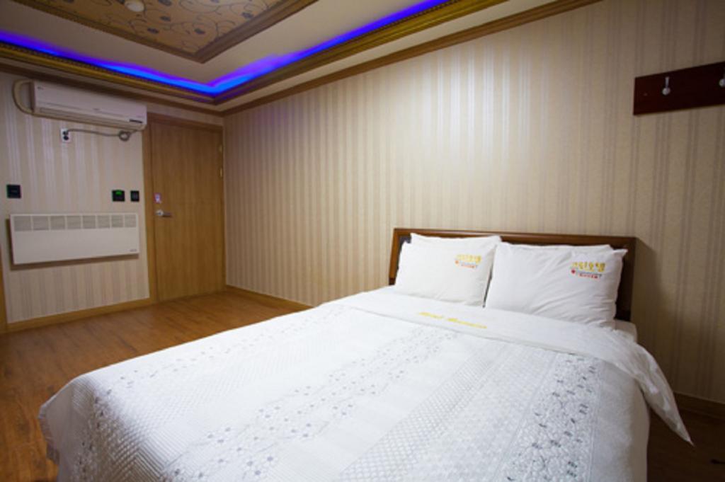 Guangju Hotel Banana Gwangju Metropolitan City Εξωτερικό φωτογραφία